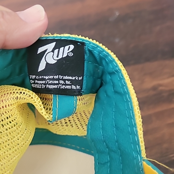 7Up Trucker Hat Adult White Green Snapback Soda Pop Baseball Cap - Picture 5 of 8